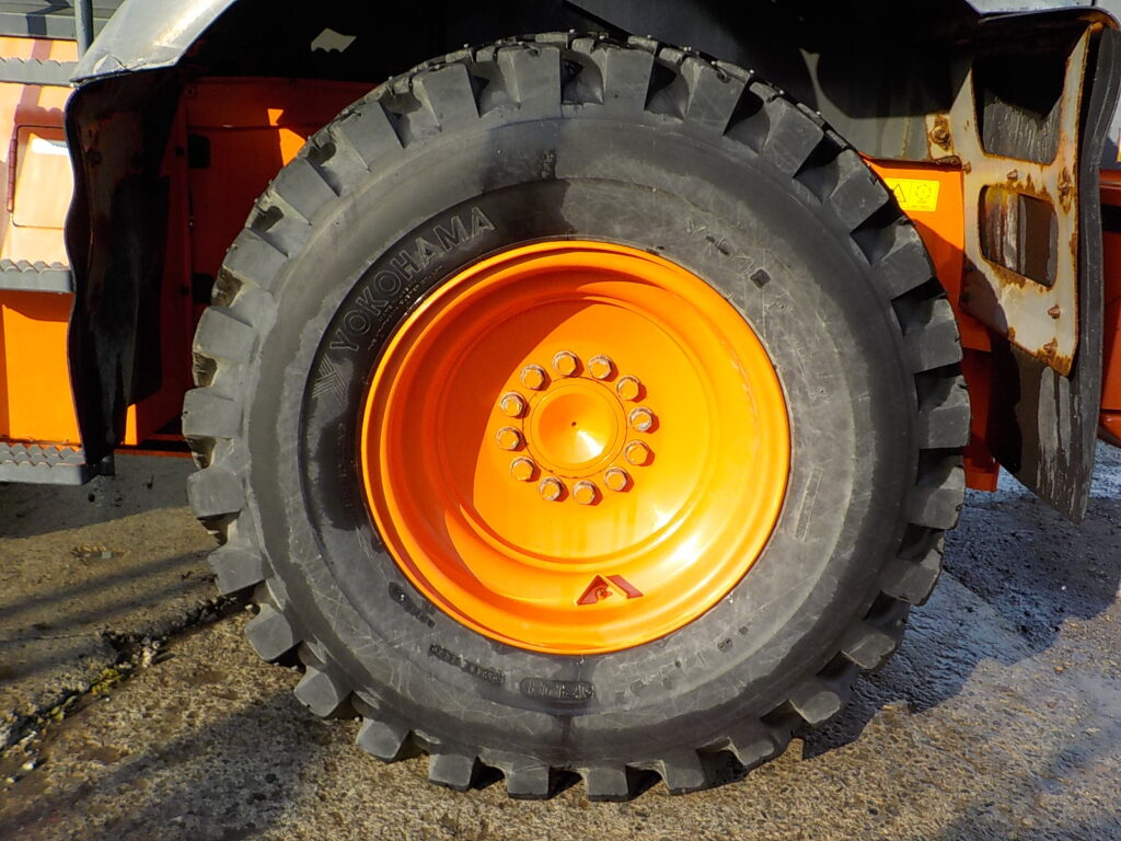 平成25年　日立　ホイールローダー　ZW140　★スノウプラウ★ノーマルバケット付★Wキャビン★エアコン★