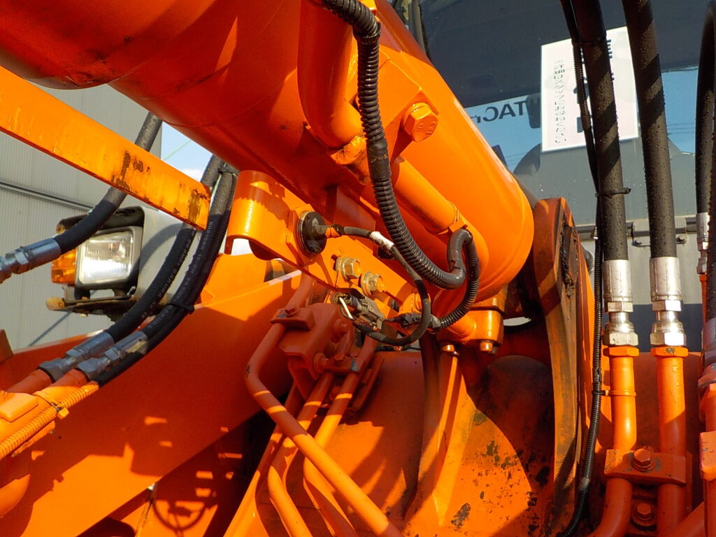 平成25年　日立　ホイールローダー　ZW140　★スノウプラウ★ノーマルバケット付★Wキャビン★エアコン★