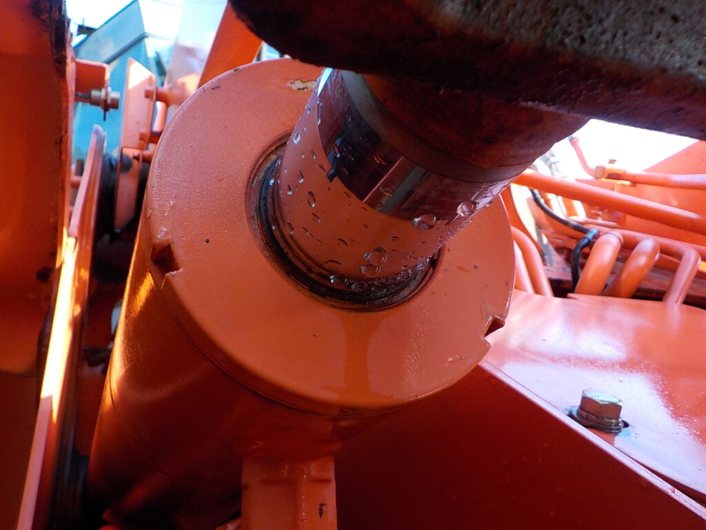 平成25年　日立　ホイールローダー　ZW140　★スノウプラウ★ノーマルバケット付★Wキャビン★エアコン★