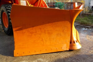 サムネイル: 平成25年　日立　ホイールローダー　ZW140　★スノウプラウ★ノーマルバケット付★Wキャビン★エアコン★