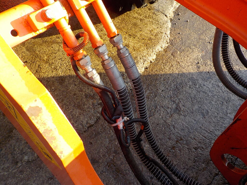 平成25年　日立　ホイールローダー　ZW140　★スノウプラウ★ノーマルバケット付★Wキャビン★エアコン★