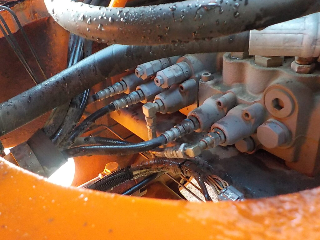 平成25年　日立　ホイールローダー　ZW140　★スノウプラウ★ノーマルバケット付★Wキャビン★エアコン★