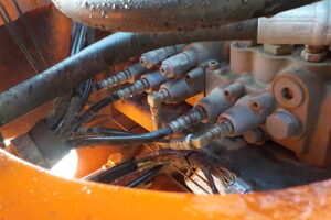 サムネイル: 平成25年　日立　ホイールローダー　ZW140　★スノウプラウ★ノーマルバケット付★Wキャビン★エアコン★