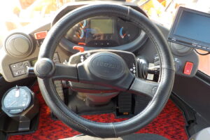 サムネイル: 平成25年　日立　ホイールローダー　ZW140　★スノウプラウ★ノーマルバケット付★Wキャビン★エアコン★