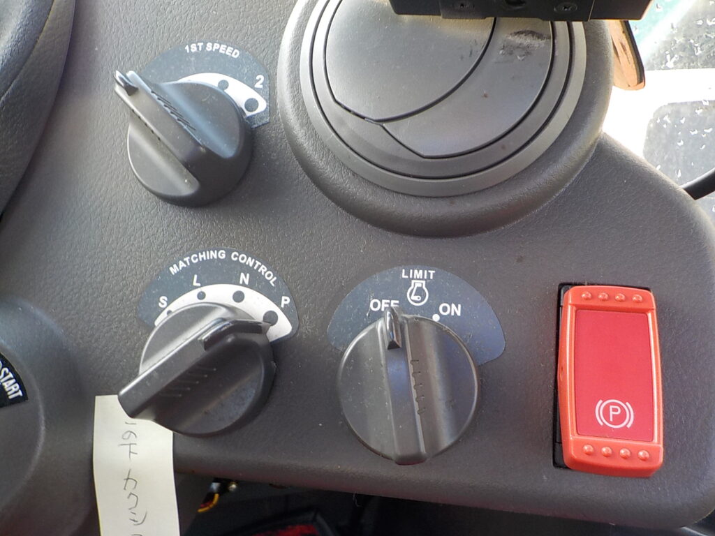 平成25年　日立　ホイールローダー　ZW140　★スノウプラウ★ノーマルバケット付★Wキャビン★エアコン★