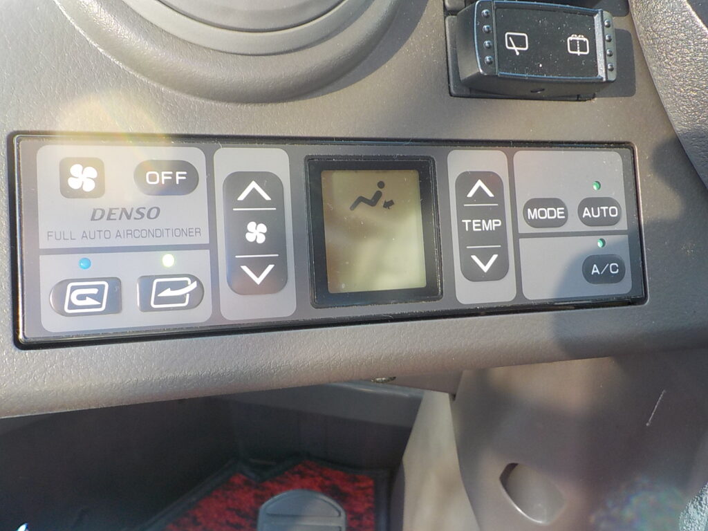 平成25年　日立　ホイールローダー　ZW140　★スノウプラウ★ノーマルバケット付★Wキャビン★エアコン★