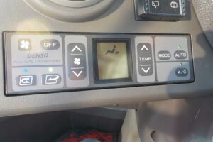 サムネイル: 平成25年　日立　ホイールローダー　ZW140　★スノウプラウ★ノーマルバケット付★Wキャビン★エアコン★