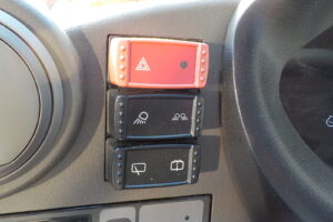 サムネイル: 平成25年　日立　ホイールローダー　ZW140　★スノウプラウ★ノーマルバケット付★Wキャビン★エアコン★