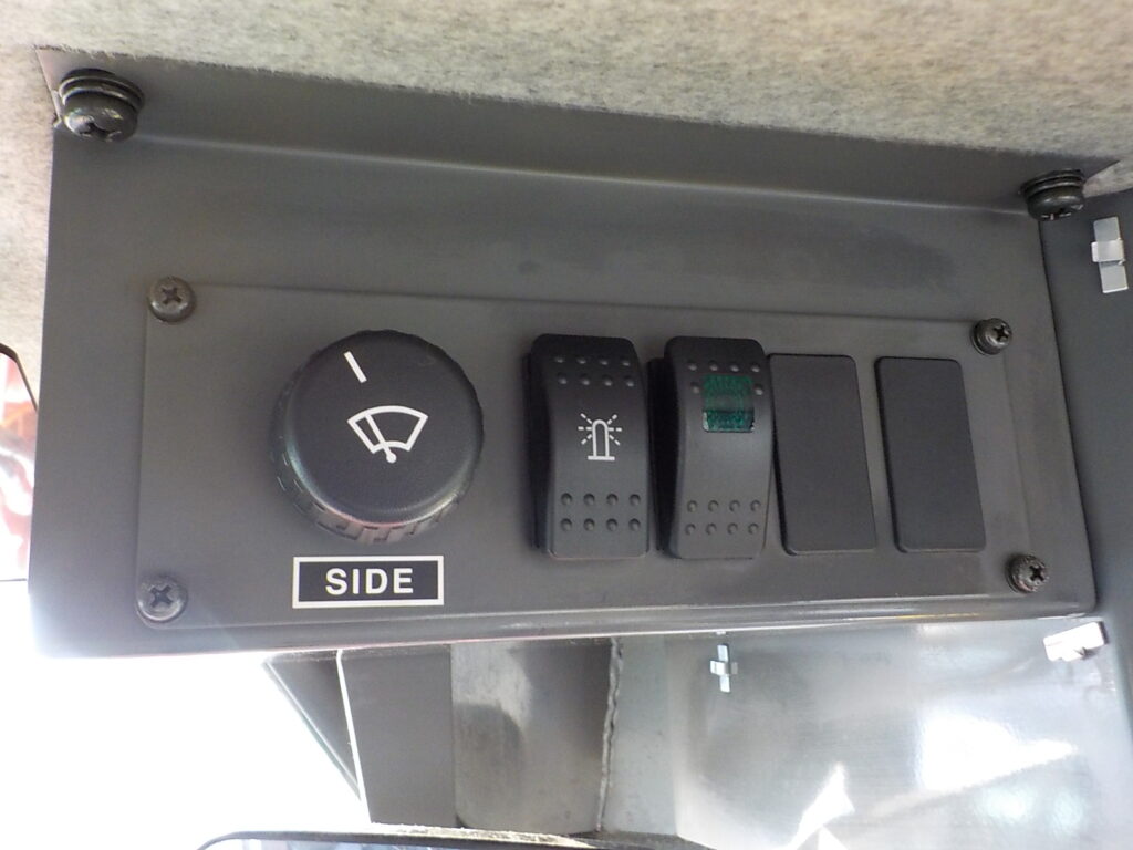 平成25年　日立　ホイールローダー　ZW140　★スノウプラウ★ノーマルバケット付★Wキャビン★エアコン★