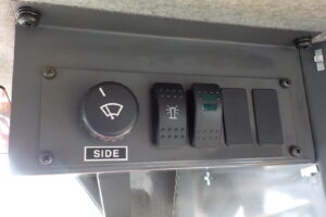 サムネイル: 平成25年　日立　ホイールローダー　ZW140　★スノウプラウ★ノーマルバケット付★Wキャビン★エアコン★