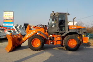 サムネイル: 平成25年　日立　ホイールローダー　ZW140　★スノウプラウ★ノーマルバケット付★Wキャビン★エアコン★