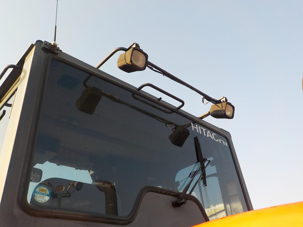 平成25年　日立　ホイールローダー　ZW140　★スノウプラウ★ノーマルバケット付★Wキャビン★エアコン★