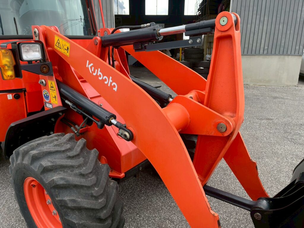 令和元年製　R430M　0.4㎥　スノータイヤ装備　750HR