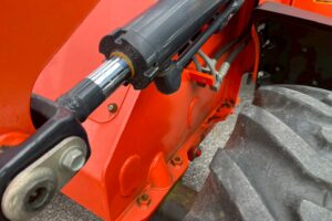 サムネイル: 令和元年製　R430M　0.4㎥　スノータイヤ装備　750HR