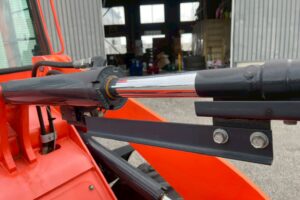 サムネイル: 令和元年製　R430M　0.4㎥　スノータイヤ装備　750HR