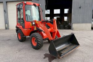 サムネイル: 令和元年製　R430M　0.4㎥　スノータイヤ装備　750HR