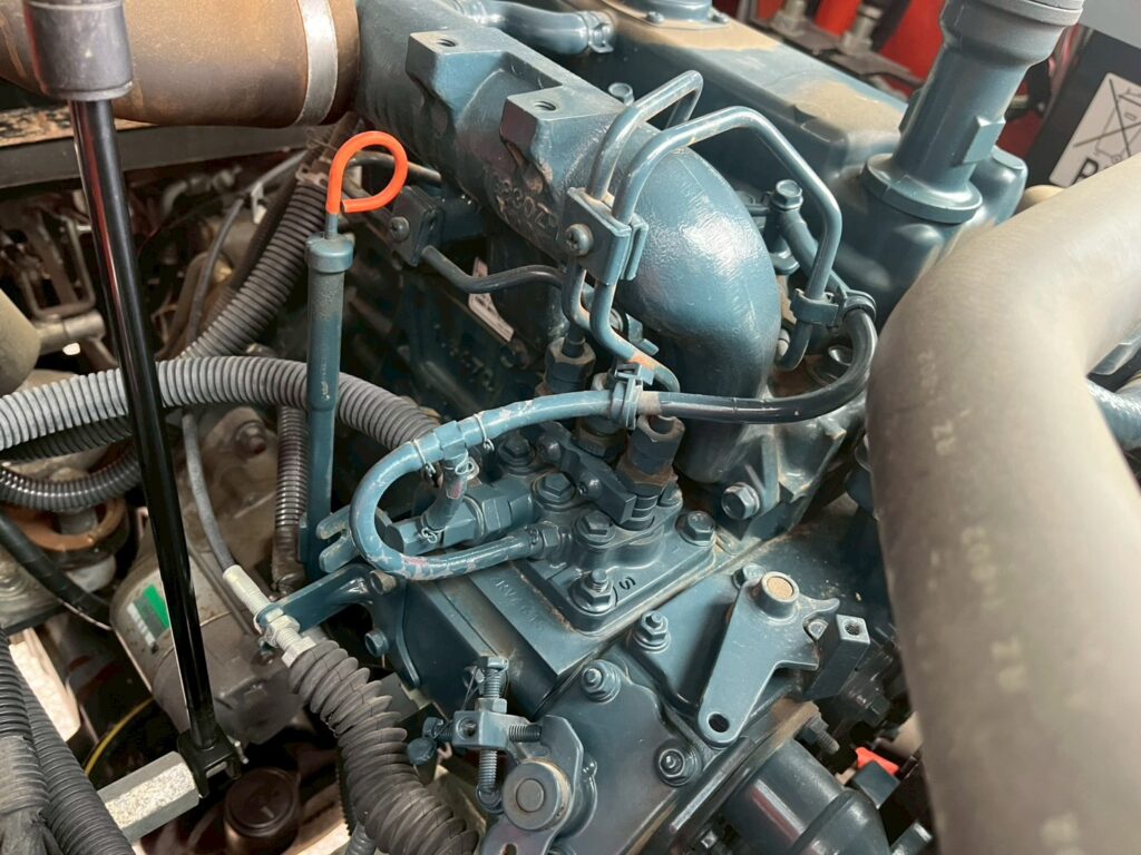 令和元年製　R430M　0.4㎥　スノータイヤ装備　750HR