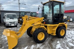 平成18年　ＣＡＴ　９０１Ｂ　スノースパイクタイヤ装着車　0.4立米