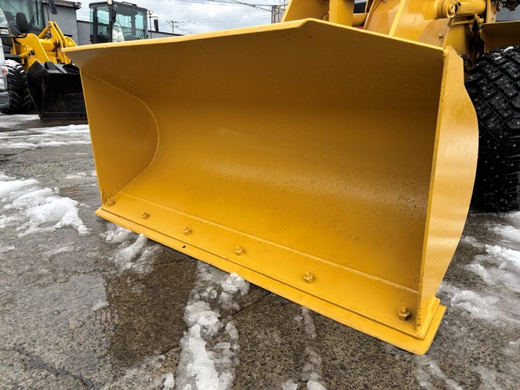 平成18年　ＣＡＴ　９０１Ｂ　スノースパイクタイヤ装着車　0.4立米