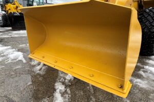 サムネイル: 平成18年　ＣＡＴ　９０１Ｂ　スノースパイクタイヤ装着車　0.4立米