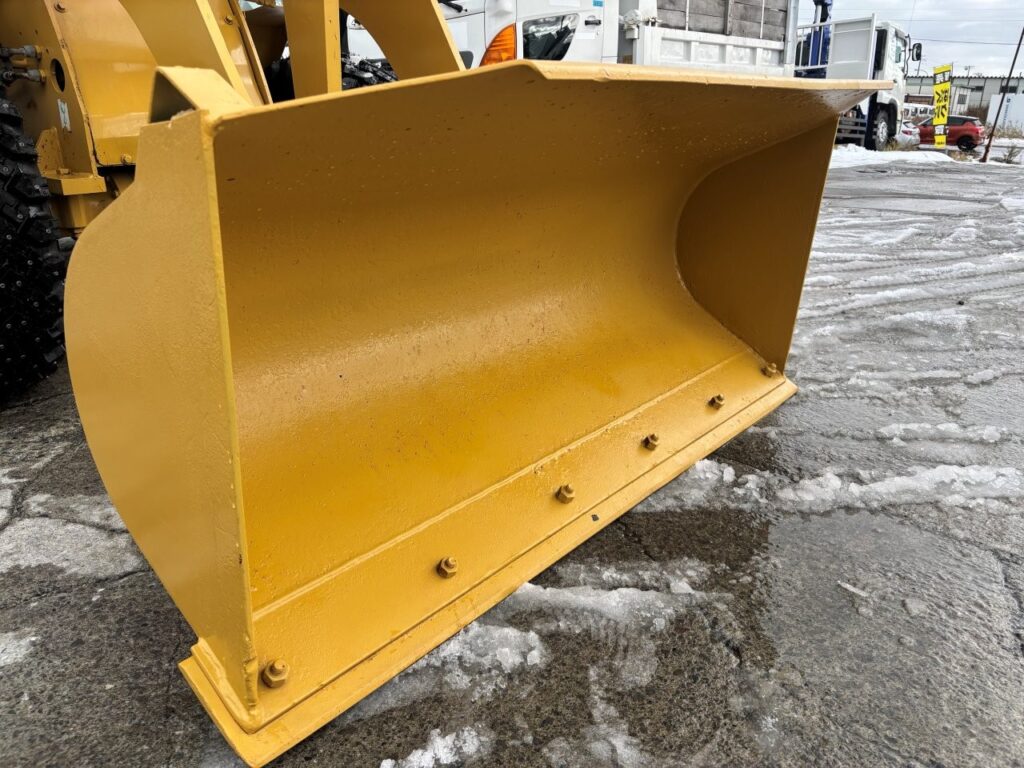 平成18年　ＣＡＴ　９０１Ｂ　スノースパイクタイヤ装着車　0.4立米