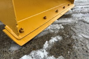 サムネイル: 平成18年　ＣＡＴ　９０１Ｂ　スノースパイクタイヤ装着車　0.4立米