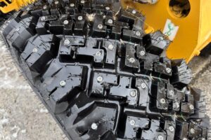 サムネイル: 平成18年　ＣＡＴ　９０１Ｂ　スノースパイクタイヤ装着車　0.4立米