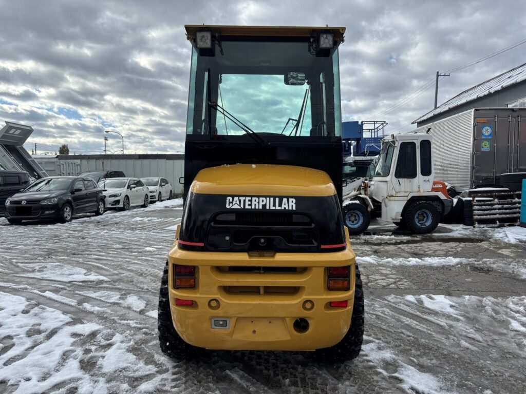 平成18年　ＣＡＴ　９０１Ｂ　スノースパイクタイヤ装着車　0.4立米