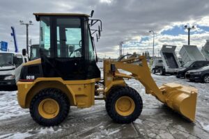 サムネイル: 平成18年　ＣＡＴ　９０１Ｂ　スノースパイクタイヤ装着車　0.4立米