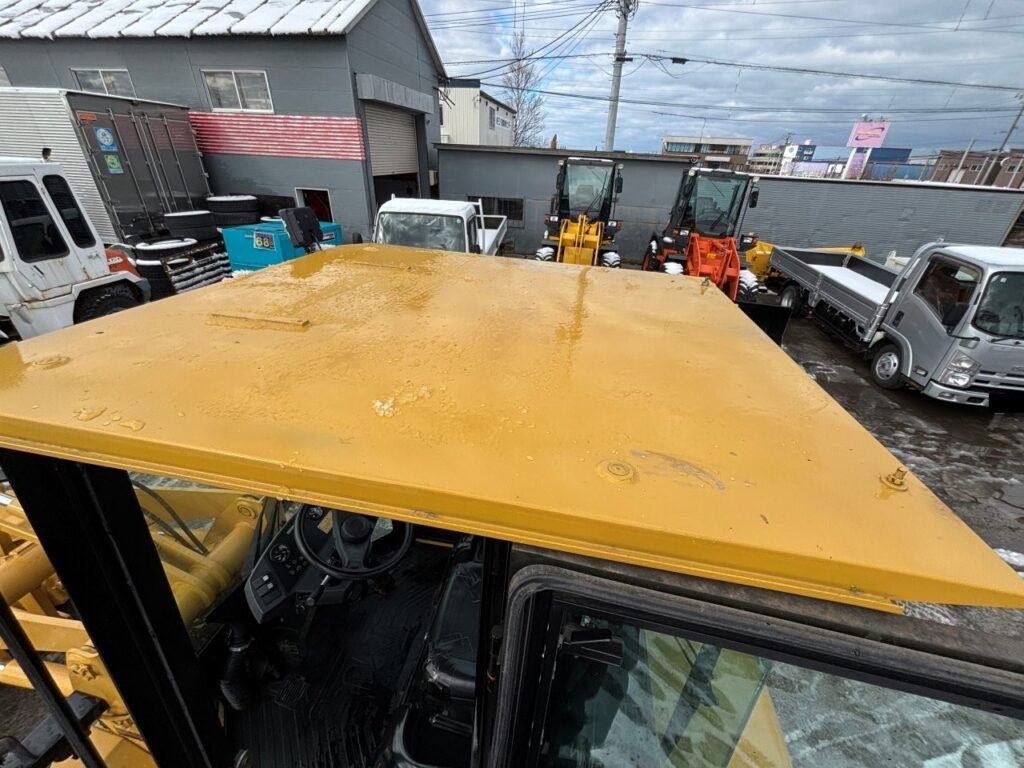 平成18年　ＣＡＴ　９０１Ｂ　スノースパイクタイヤ装着車　0.4立米