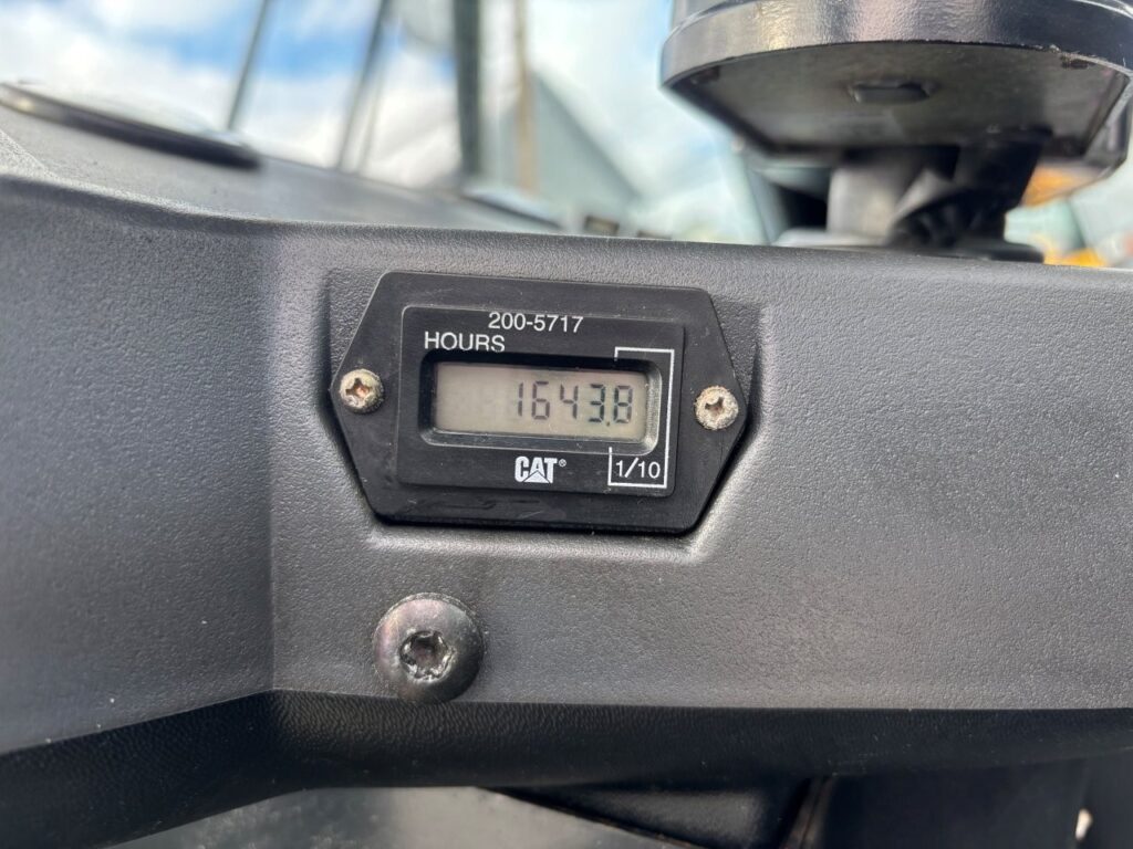 平成18年　ＣＡＴ　９０１Ｂ　スノースパイクタイヤ装着車　0.4立米