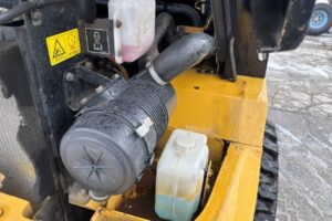 サムネイル: 平成18年　ＣＡＴ　９０１Ｂ　スノースパイクタイヤ装着車　0.4立米