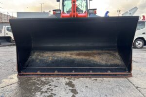 サムネイル: 令和４年　日立　ZW80S-5B　スノースパイクタイヤ装着車　0.9立米　使用時間1578時間（車検令和8年7月）