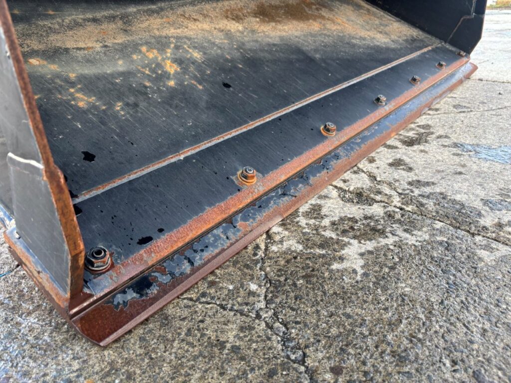 令和４年　日立　ZW80S-5B　スノースパイクタイヤ装着車　0.9立米　使用時間1578時間（車検令和8年7月）