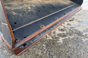 サムネイル: 令和４年　日立　ZW80S-5B　スノースパイクタイヤ装着車　0.9立米　使用時間1578時間（車検令和8年7月）