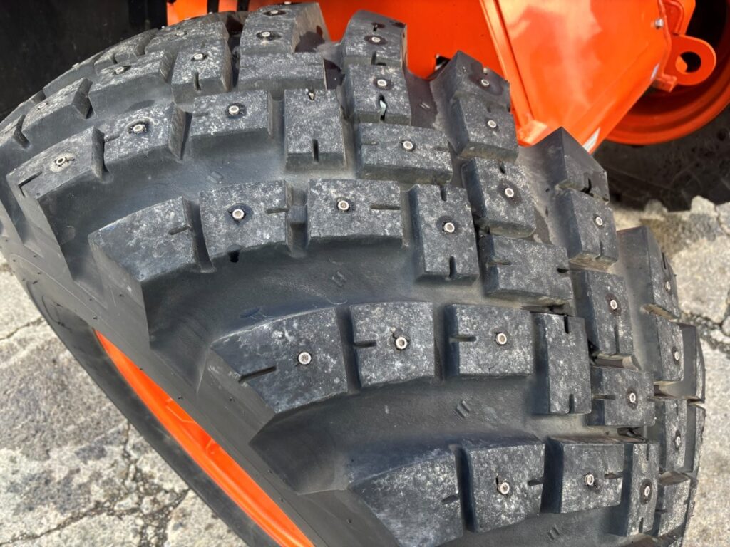 令和４年　日立　ZW80S-5B　スノースパイクタイヤ装着車　0.9立米　使用時間1578時間（車検令和8年7月）