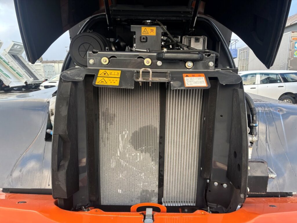 令和４年　日立　ZW80S-5B　スノースパイクタイヤ装着車　0.9立米　使用時間1578時間（車検令和8年7月）