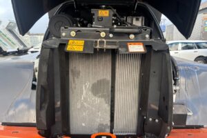 サムネイル: 令和４年　日立　ZW80S-5B　スノースパイクタイヤ装着車　0.9立米　使用時間1578時間（車検令和8年7月）