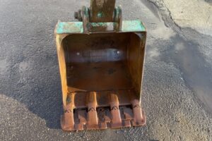 サムネイル: 平成２５年　バックホー　コベルコ　ＳＫ３８ＵＲ　0.07㎥　後方超小旋回　クレーン仕様