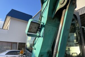 サムネイル: 平成２５年　バックホー　コベルコ　ＳＫ３８ＵＲ　0.07㎥　後方超小旋回　クレーン仕様