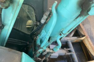 サムネイル: 平成２５年　バックホー　コベルコ　ＳＫ３８ＵＲ　0.07㎥　後方超小旋回　クレーン仕様