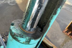 サムネイル: 平成２５年　バックホー　コベルコ　ＳＫ３８ＵＲ　0.07㎥　後方超小旋回　クレーン仕様