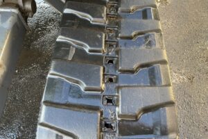 サムネイル: 平成２５年　バックホー　コベルコ　ＳＫ３８ＵＲ　0.07㎥　後方超小旋回　クレーン仕様