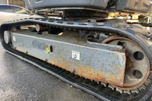 サムネイル: 平成２５年　バックホー　コベルコ　ＳＫ３８ＵＲ　0.07㎥　後方超小旋回　クレーン仕様