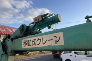 サムネイル: 平成２５年　バックホー　コベルコ　ＳＫ３８ＵＲ　0.07㎥　後方超小旋回　クレーン仕様