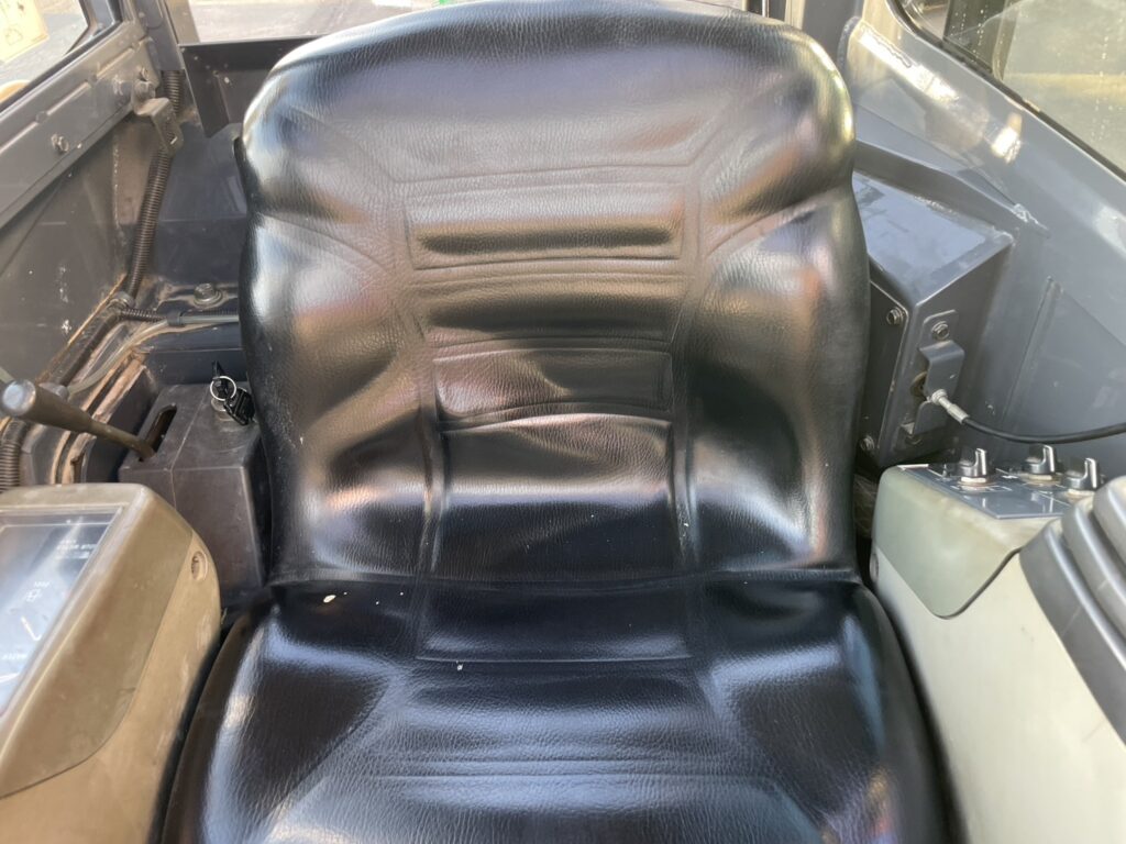 平成２５年　バックホー　コベルコ　ＳＫ３８ＵＲ　0.07㎥　後方超小旋回　クレーン仕様