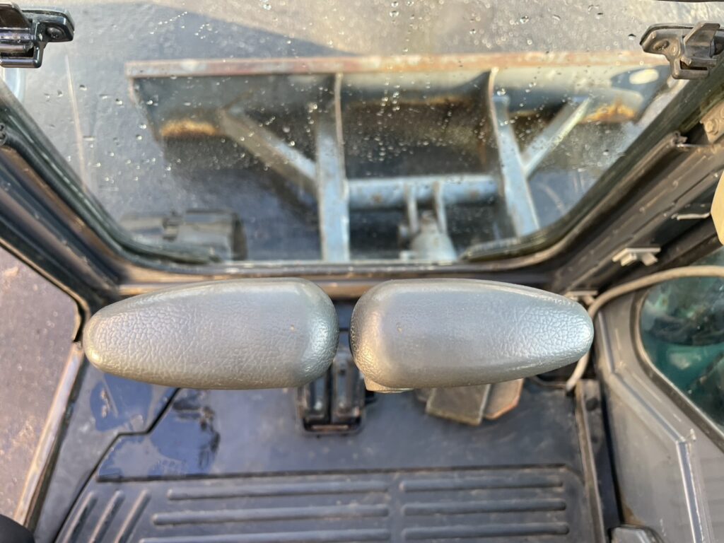 平成２５年　バックホー　コベルコ　ＳＫ３８ＵＲ　0.07㎥　後方超小旋回　クレーン仕様