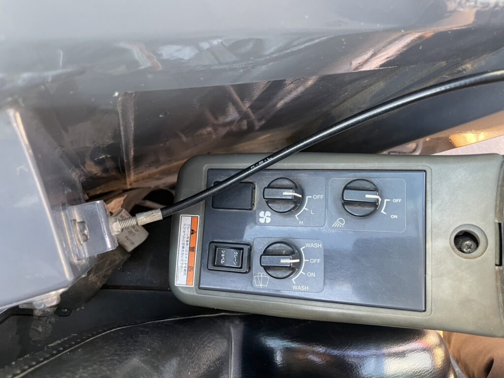 平成２５年　バックホー　コベルコ　ＳＫ３８ＵＲ　0.07㎥　後方超小旋回　クレーン仕様