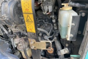 サムネイル: 平成２５年　バックホー　コベルコ　ＳＫ３８ＵＲ　0.07㎥　後方超小旋回　クレーン仕様