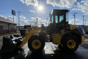 サムネイル: 令和３年　ホイールローダー　日立　ＺＷ80S-5B　0.9㎥　スノースパイクタイヤ　使用時間2010時間　　　